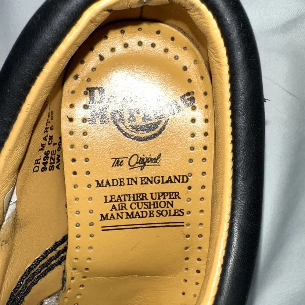 Dr. Martens The Original AirWair Kids Size 1 Black Leather Air Cushioned 9496 - Picture 5 of 7